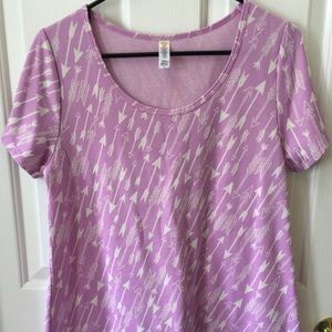 LuLaRoe Classic M in Pink with cream arrows